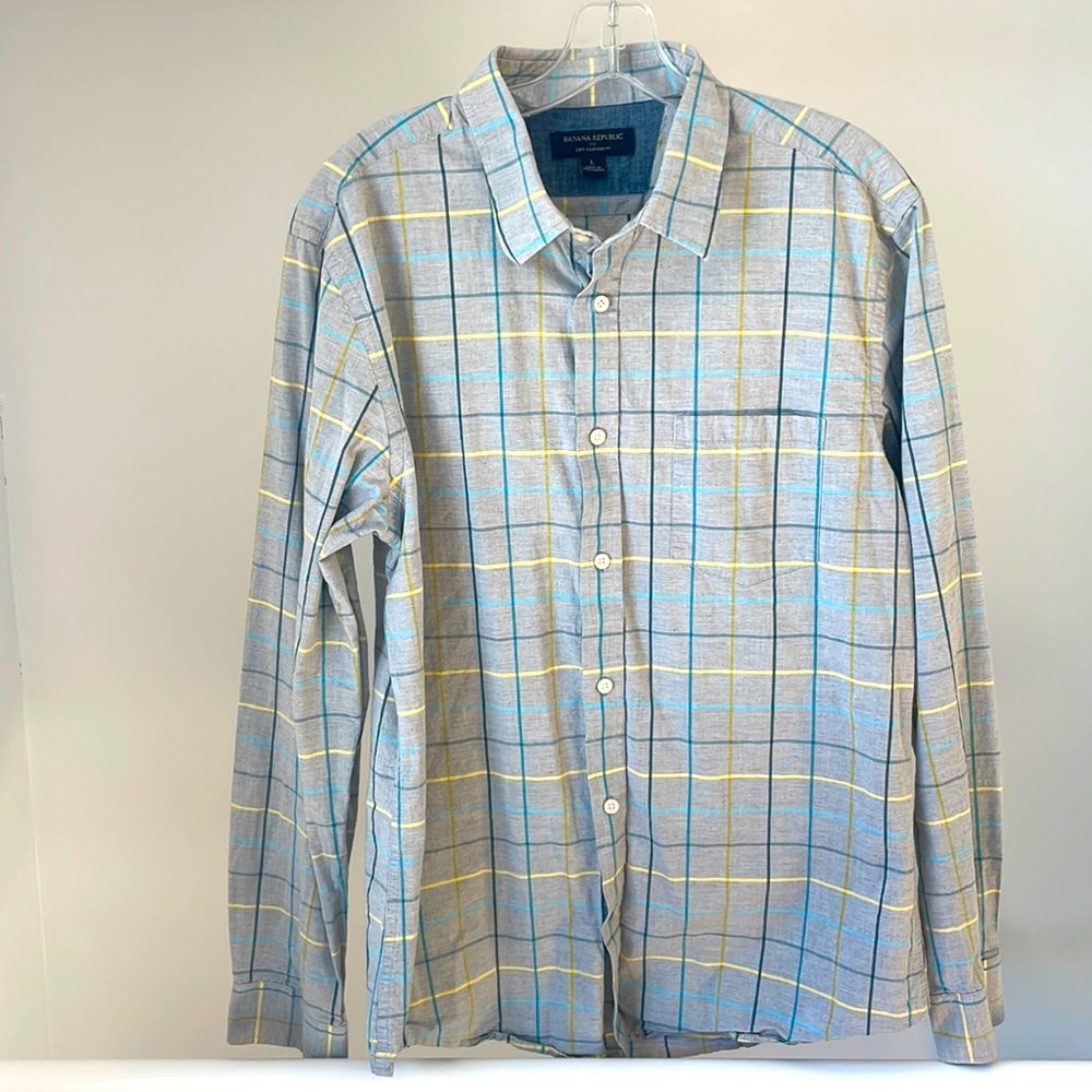Men’s Banana Republic Size Large Soft Wash Slim Fit Grey Striped Button Down